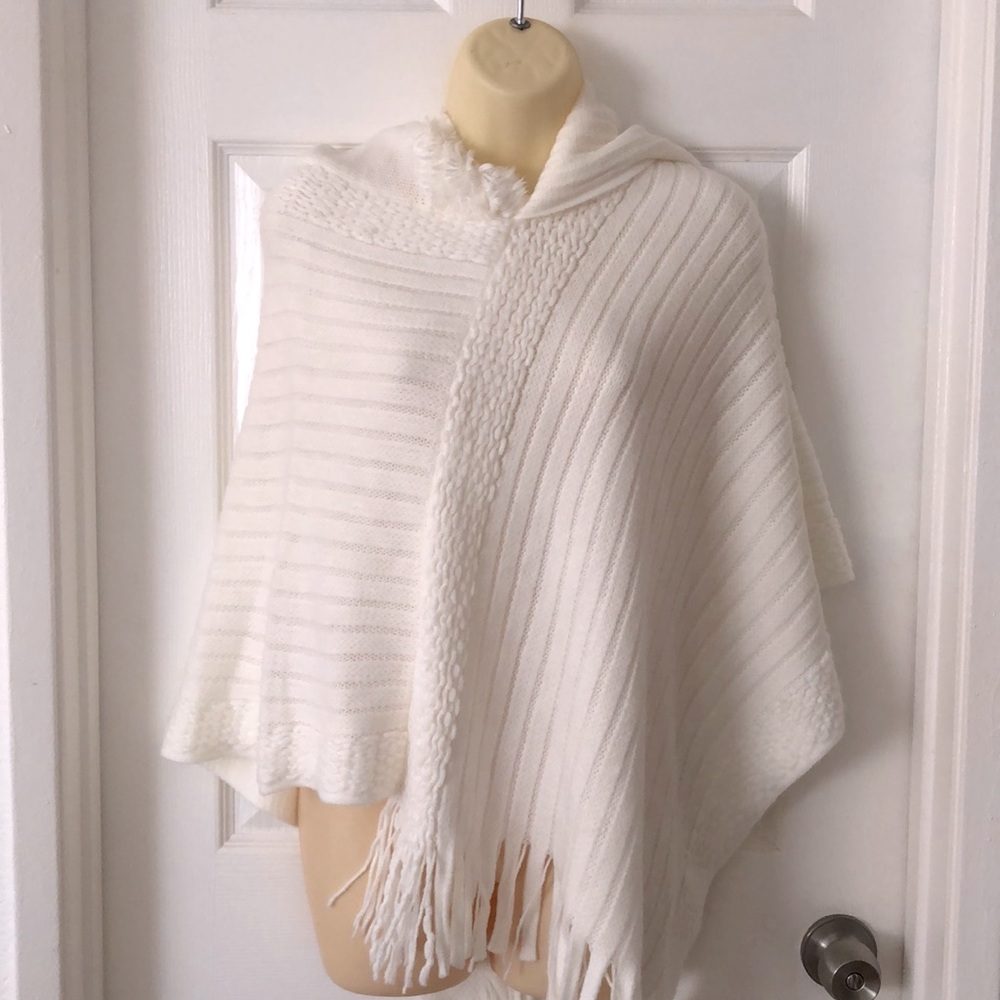 Women’s white pullover